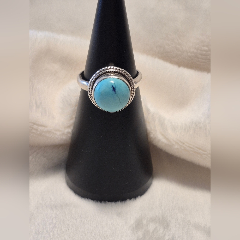 Marked 925, This Sterling Silver and Turquoise Ring is A Cutie! Size 7 1/4 As Is